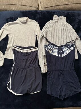 Bundle of 4 Women’s Tops Size Small Various Brands American Eagle Etc Great Con